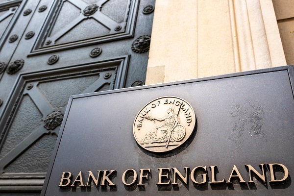 Mortgage rates decrease in anticipation of the Bank of England’s interest rate announcement.
